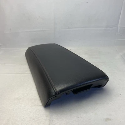 Крышка подлокотника центральная консоль Ford Edge 2011 - 2014 годов выпуска черная кожа красная прострочка изготовитель оборудования - Изображение 1 из 4