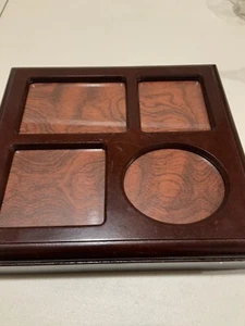 Joyero con marco de madera mancha oscura de 9”x 10” sin marca forrado en terciopelo - Imagen 1 de 11