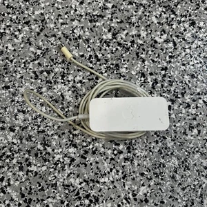 Genuine APPLE A1202 AC Adapter Power Supply R - Picture 1 of 1
