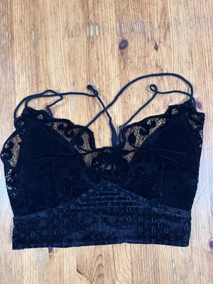 Free People FP One Bralette de Terciopelo de Encaje Top Recortado Cami Negro Pequeño Foto 1 de 4