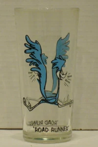 VINTAGE 1973 ROAD RUNNER PEPSI DRINKING GLASS - Picture 1 of 3