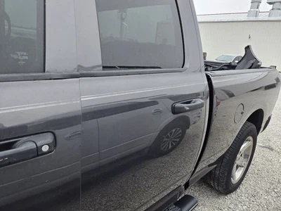 Puerta trasera del conductor estilo clásico compatible con camioneta Dodge 1500 09-24 3607993 Foto 1 de 4