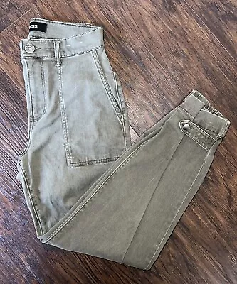 Pantalones cargo Express recortados elásticos de tiro alto Foto 1 de 3