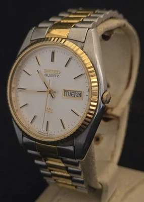 Men's Vintage 1990's Citizen Quartz Watch.FREE SHIPPING. - Image 1 of 4
