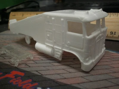 Resina HO SLOT CAR escala vintage Kenworth K100 rampa caminhão TYCO US-1 montagens - Imagem 1 de 4