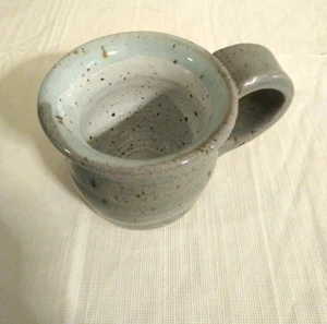 Cerámica esmaltada hecha a mano de mango ancho 4 oz. Taza Mallory Boyd - Imagen 1 de 7