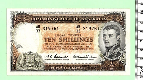 1961-65 AUSTRALIA EXTRA FINE TEN SHILLING BANKNOTE (GL 224) Cover