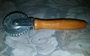Vtg KRIMPKUT Sealer Pie Crust Dough Edger/ Sealer / w/ Wood Handle - Picture 1 of 3