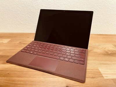 Microsoft Surface Pro (5. Gen.) m3 / 128GB / 4GB mit viel Zubehör - Bild 1 von 4