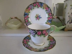 GORGEOUS PARAGON RICH FLORAL BORDER FINE BONE CHINA TRIO - Picture 1 of 8