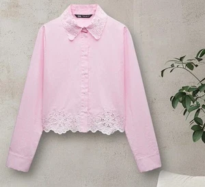 NWTZARA PINK/WHITE STRIPED EMBROIDERED EYELET CROPPED LONG SLEEVES SHIRT - Imagen 1 de 6