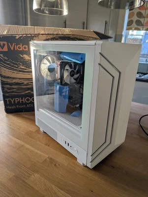 White Gaming PC Tower - Image 1 of 4
