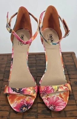 Sandalias florales Mossimo Stiletto punta abierta con cierre de hebilla en el tobillo talla 9,5 Foto 1 de 4