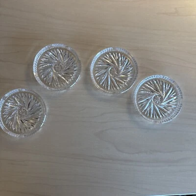 PLATILLO DE CRISTAL CORTADO A MANO EUROPEO, POSAVASOS / TAPA DE TAZA 3,5" Juego de 4 Foto 1 de 4
