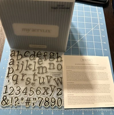 Estampillas acrílicas cerca de mi corazón risita minúscula D1137 - CTMH Foto 1 de 3