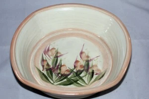 Tulip Pattern Signed Pottery Dish Peach Color With Maker's Mark - Imagen 1 de 6