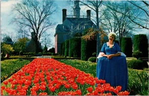 Governor's Palace Gardens Williamsburg VA. Postcard VA. to Texas 1961 Posted - Picture 1 of 2