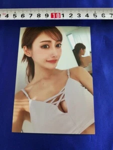 Asuka Kirara Photo card Huge Breasts AV Sexy Idol Gravure Model collection 12 - Picture 1 of 2