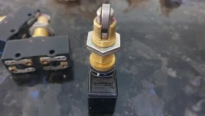 SCHALTER MP1105 (МП 1105М УХЛ3) Hergestellt in der UdSSR NEU! Posten 1 Stck. + - Bild 1 von 4