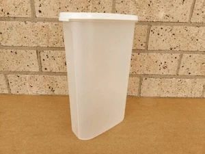 Tupperware Modular Mate Oval 5 with White Seal 2.9 Litres - Picture 1 of 4