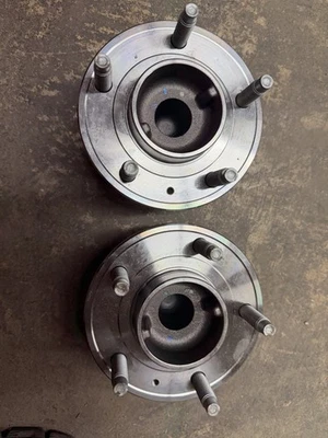 2012-2017 Buick Verano Rear Wheel Bearing Hub 13502873 Set of 2 NEW OEM - Image 1 of 4