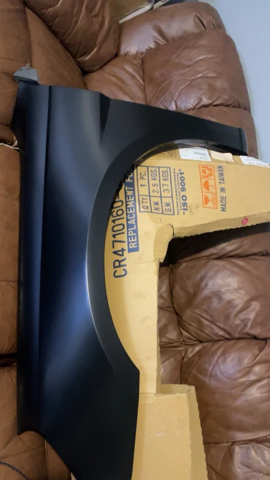 芬达适用于克莱斯勒 Sebring 2007 - 2010 前驱动侧轿车 — 第 1/1 张图片