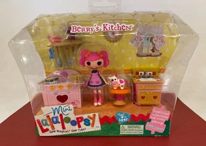 MGA 2011 ☆ LALALOOPSY Mini ☆ Berry's Kitchen Doll Playset - NIB - Picture 1 of 7