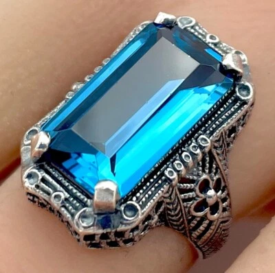 ANTIQUE STYLE 9 CARAT LONDON BLUE SIM TOPAZ 925 STERLING SILVER RING        032z - Image 1 of 4