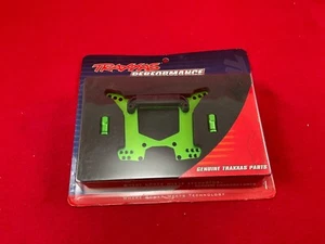 TRAXXAS 6738G GREEN ALUMINUM REAR Shock Tower HOSS RUSTLER 4X4 4WD new - Picture 1 of 3