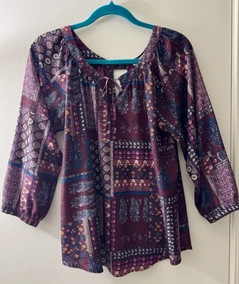 Blusa mediana Threads 4 Thought para mujer cuello en V boho pulóver ojo de cerradura trasero Foto 1 de 4