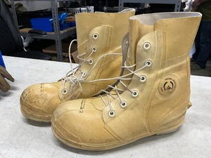 USGI Mickey Mouse/Bunny Boots Extreme Cold Vapor Barrier Boots White SIZE 9 - Picture 1 of 6