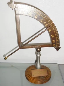 VINTAGE NAUTICAL ITALIAN SEXTANT FIGURINE HANDMADE METAL DESIGN - Picture 1 of 7