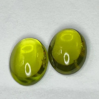 FABULOUS NATURAL BEAUTIFUL  PAKISTAN PERIDOT 3.62Cts  CABOCHON 2 PCS - Image 1 of 4