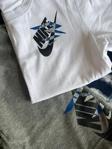 Nike Dri-Fit polo T-shirt and Shorts Set - Picture 1 of 5