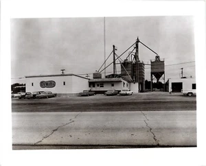 DeWitt's Office Building at Zeeland Hatchery Michigan MI 1960s Photo 8x10 - Picture 1 of 2