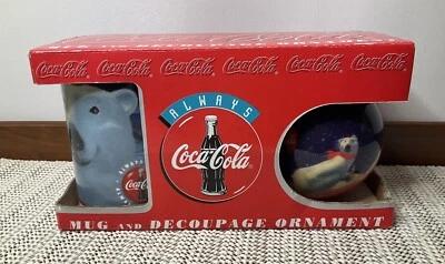 Taza de colección de oso polar Coca Cola (1996) y adorno de Navidad decoupage Foto 1 de 4