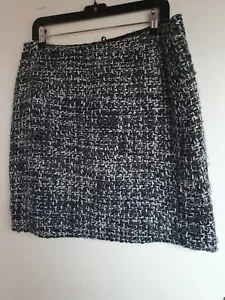 **BOUCLE ROCK ....KURZ IN GRAUEN/WEIßEN TÖNEN *** - Bild 1 von 10