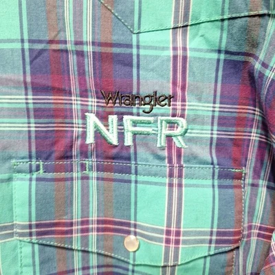Camisa a Presión WRANGLER NFR Perla XL Abotonada Finales Nacionales Rodeo Verde Azulado y Púrpura Foto 1 de 4