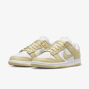 Nike Dunk Low Retro BTTYS "Team Gold" Taglia 5.5M/7W [DV0833-100] ✅ IN MANO ✅ - Foto 1 di 8