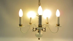 flämischer Kronleuchter weiß/gold Messing '60er mid century shabby chic - Bild 1 von 13