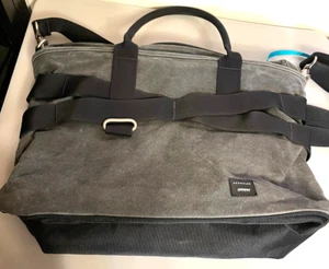 OEM Crumpler THE GYPSY Moth 15" Laptop Tote Messenger Laptop Bag Gray/Black - Picture 1 of 5