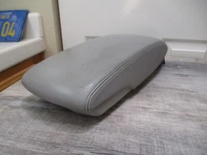 2007-2011 Toyota Camry Console Lid Armrest Light Gray Leather OEM Scuffs READ - Afbeelding 1 van 16
