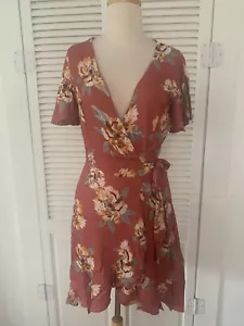 NIKKI ERIN DONNA abiti floreali con volant avvolgenti taglia S, M, L, XL NUOVI SENZA ETICHETTE - Foto 1 di 10