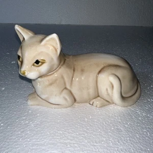 Vintage UCGC Ceramic Glossy Cat Figurine Taiwan Sassy Cat Queen Ucagco - Afbeelding 1 van 10