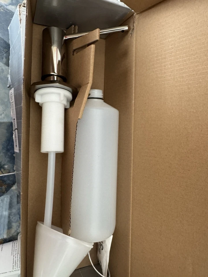 Hansgrohe 04857800 Locarno установленный на палубу диспенсер для мыла - стальной оптический - Изображение 1 из 1