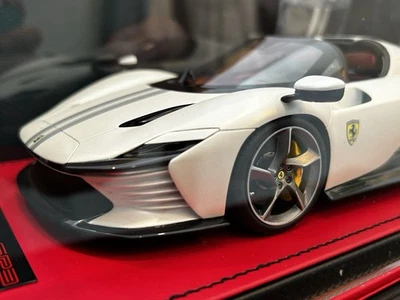 The Ferrari Daytona SP3 Pearl White By Mr Collection Limited 111 / 199 1:18 Mint - Image 1 of 4