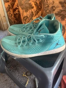 Jordan Reveal HD3 Hyper Turquoise Sneakers - Picture 1 of 6