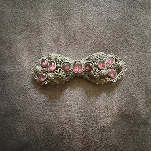 Vintage Silver-Tone Brooch With Pink Gemstones & Intricate Filigree Design - Picture 1 of 4