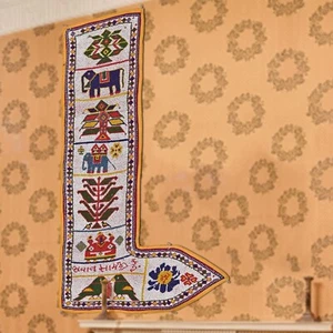 Indian Antique textile, Cotton toran, Pearl Bandhanwal, Unique Pearl tapestry - Picture 1 of 8