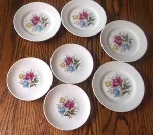 Vintage japanische handbemalte Blumen Set 7 kleine Teller 3 1/2" und 4 1/2" - Bild 1 von 3